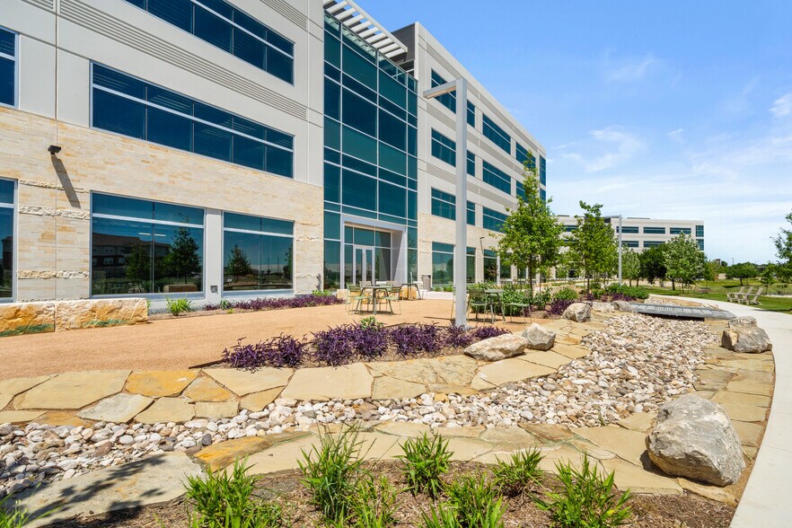 Waters Edge, San Antonio, TX à louer - Photo du bâtiment - Image 3 de 16