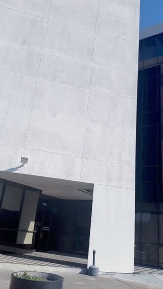 6430 Richmond Ave, Houston, TX à louer - Vidéo sur l’inscription commerciale - Image 2 de 15