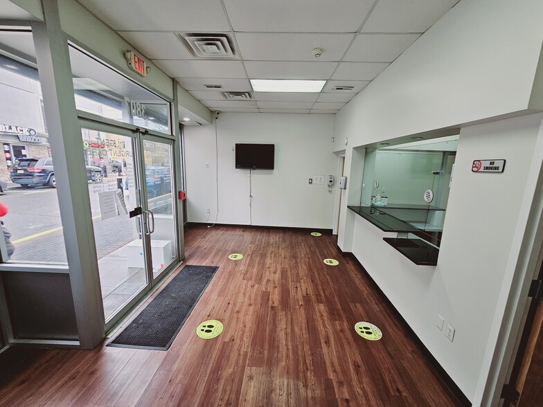 3801-3807 Bergenline Ave, Union City, NJ à louer - Photo du bâtiment - Image 3 de 26