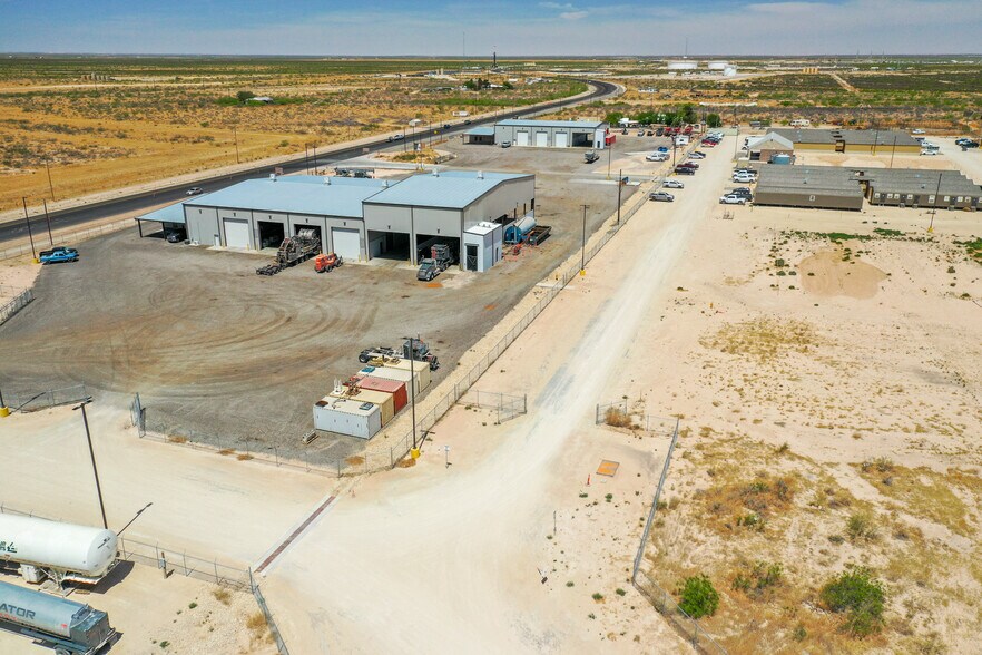 210 US 285 Hwy, Pecos, TX à louer - Photo du bâtiment - Image 2 de 6