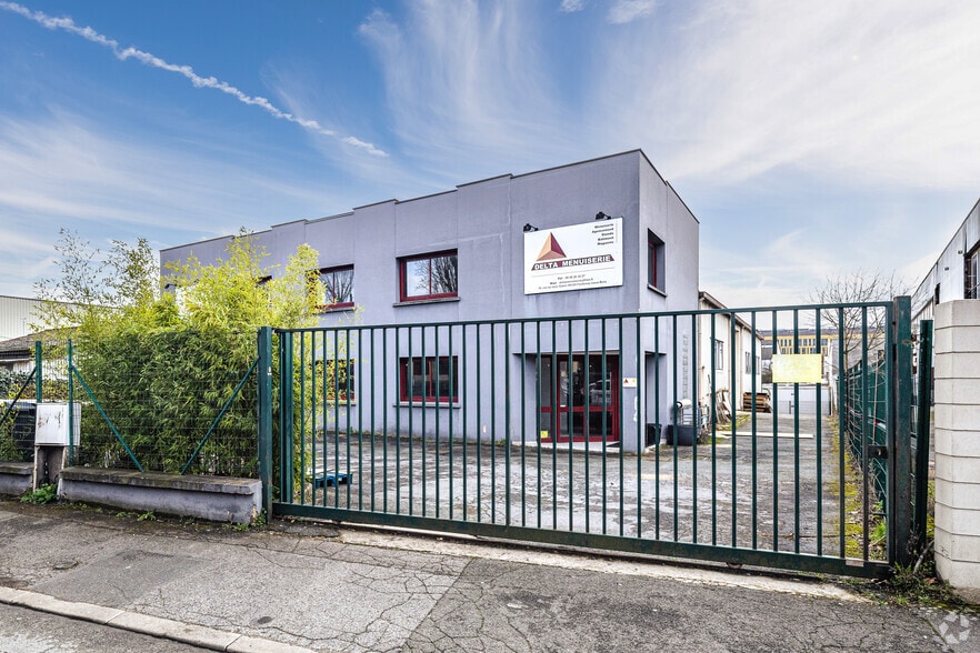 Flex in Fontenay-sous-Bois for lease - Building Photo - Image 2 of 2