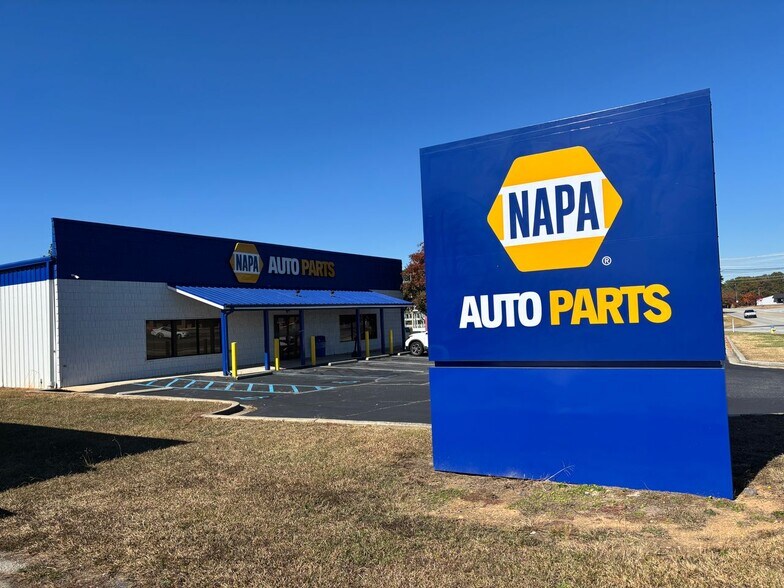 902 South St, Simpsonville, SC à louer - Photo du bâtiment - Image 2 de 7