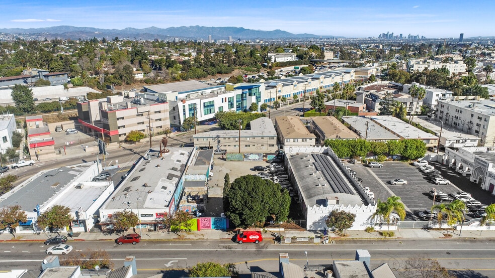3328-3332 Motor Ave, Los Angeles, CA à vendre - Photo du bâtiment - Image 3 de 8