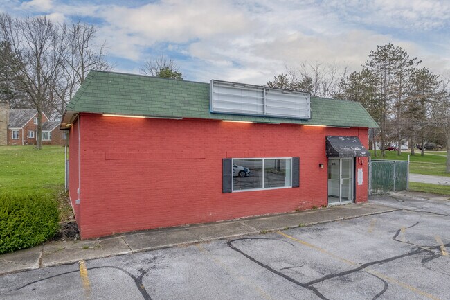 More details for 30791 Lorain Rd, North Olmsted, OH - Retail for Sale