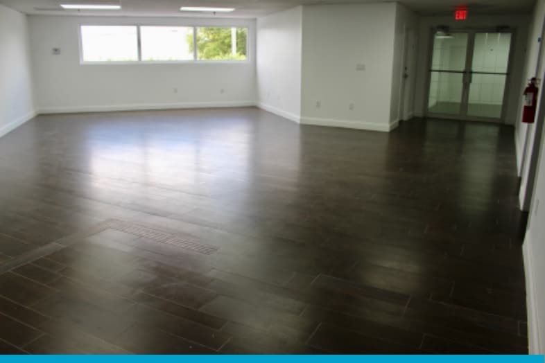 6955 NW 52nd St, Miami, FL à louer - Photo intérieure - Image 3 de 4