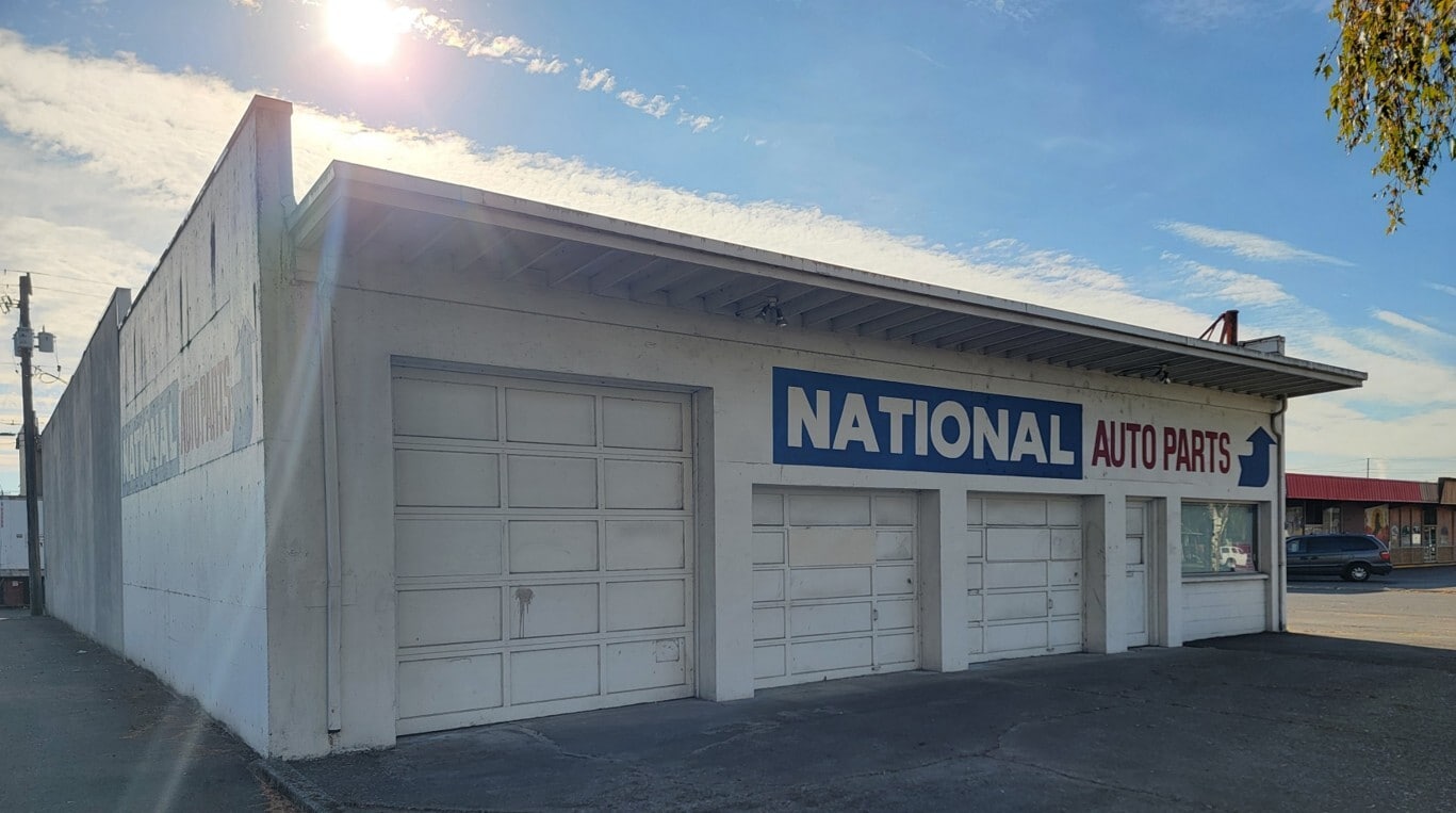 532 Oregon Way, Longview, WA for lease Interior Photo- Image 1 of 5