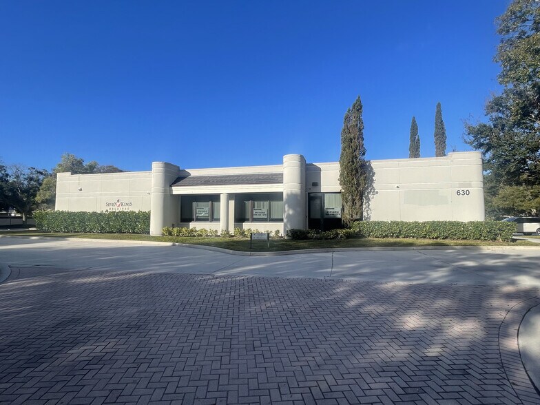 630 Maplewood Dr, Jupiter, FL à louer - Photo du bâtiment - Image 1 de 8