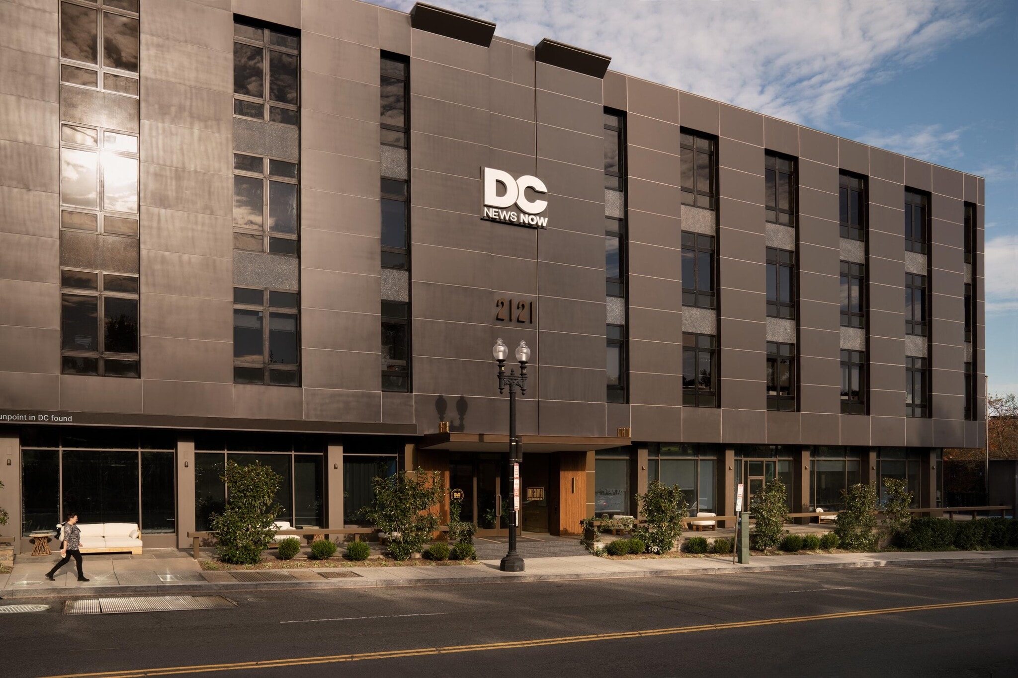 2121 Wisconsin Ave NW, Washington, DC for lease Primary Photo- Image 1 of 9