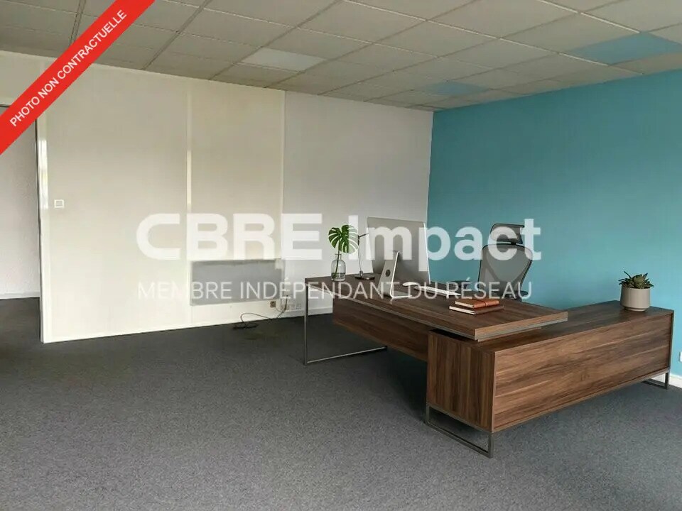 Office in Chenôve for lease Interior Photo- Image 1 of 9