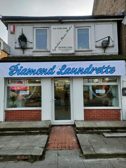 104 Sydenham Rd, Londres à louer - Photo du bâtiment - Image 2 de 2