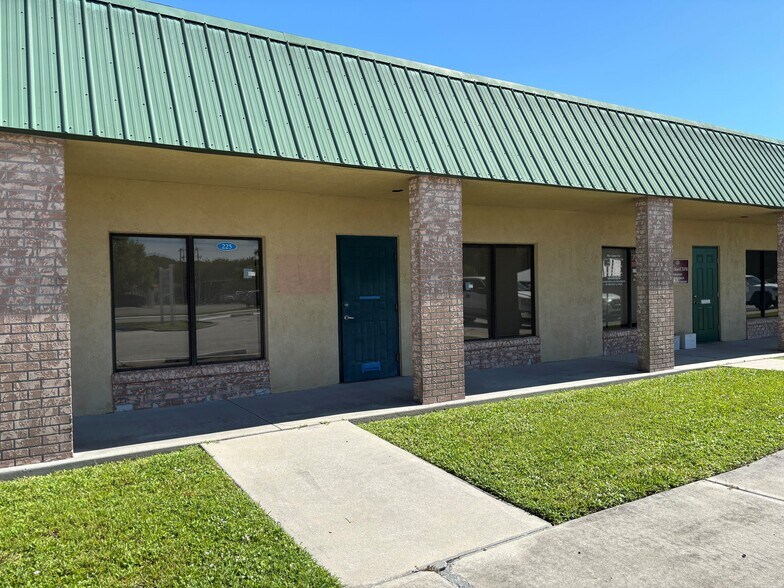 255 NE 19th Dr, Okeechobee, FL à louer - Photo du bâtiment - Image 1 de 1
