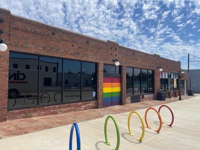 2125-2137 NW 39th St, Oklahoma City, OK for lease - Building Photo - Image 3 of 10