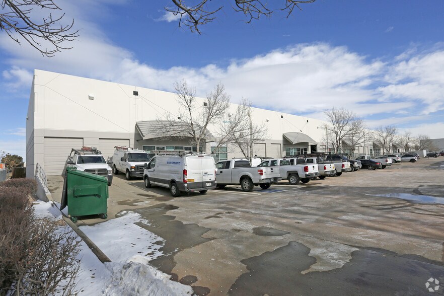 7003 E 47th Ave Dr, Denver, CO à louer - Photo du bâtiment - Image 2 de 3