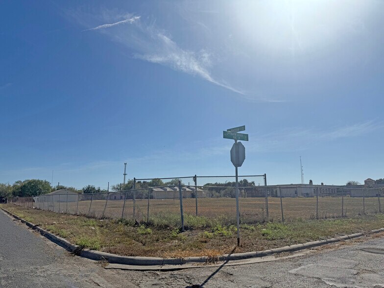 419 W Nettie Ave, Kingsville, TX for sale - Building Photo - Image 3 of 4