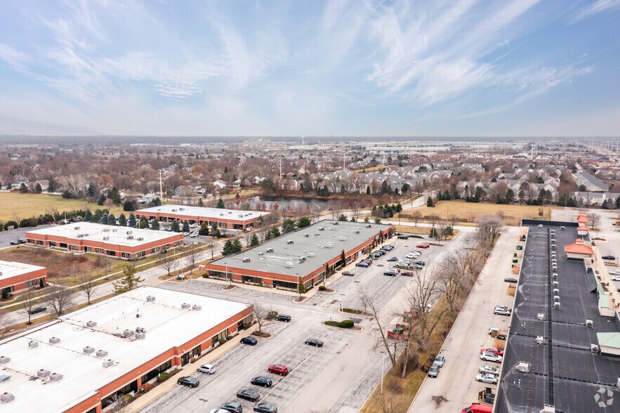 1272 Bond St, Naperville, IL à louer - Aérien - Image 3 de 14