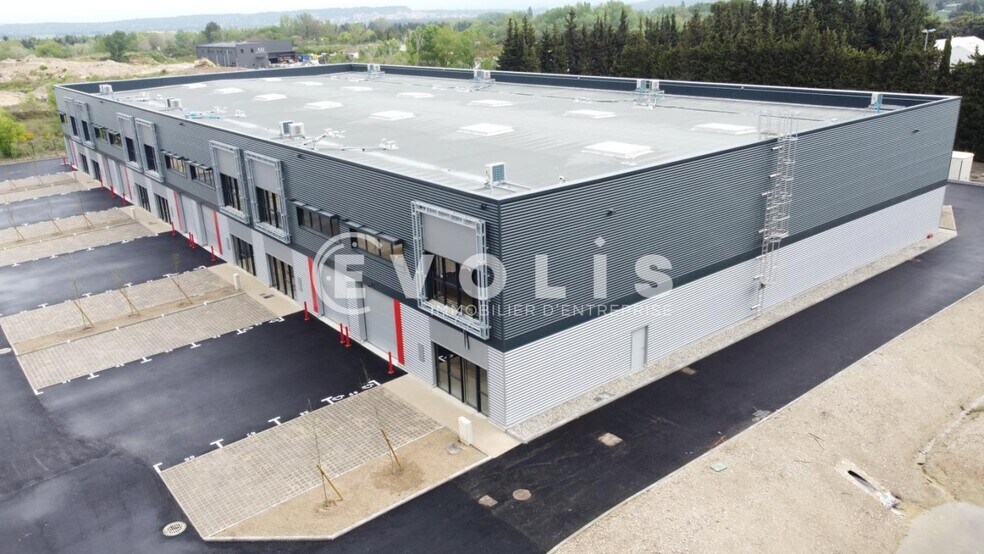 Flex in Villeneuve-lès-Avignon for lease - Building Photo - Image 1 of 11
