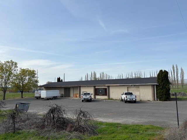 70 Ray Rd, Sunnyside, WA à vendre - Photo du bâtiment - Image 2 de 14