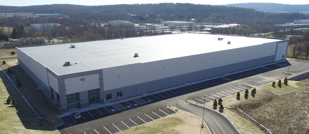 165 Shady Ln, Manchester, PA for lease - Building Photo - Image 2 of 5