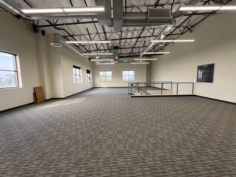 4910 Azusa Canyon Rd, Irwindale, CA à louer - Photo intérieure - Image 3 de 9