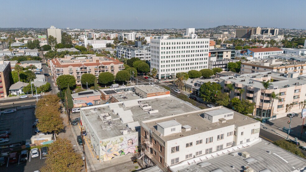 727-743 Pine Ave, Long Beach, CA à vendre - Photo du bâtiment - Image 3 de 4