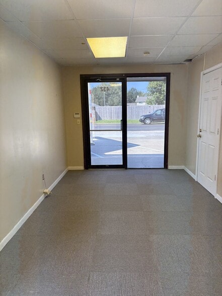 460 S Post Oak Rd, Sulphur, LA for lease - Building Photo - Image 3 of 6