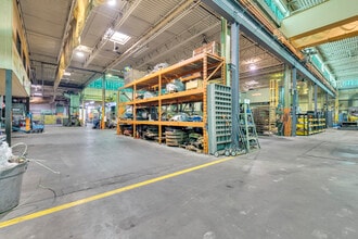 4790 North Service Rd E, Windsor, ON à louer Photo intérieure- Image 2 de 26