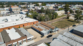 200 W First St, Brenham TX - Warehouse