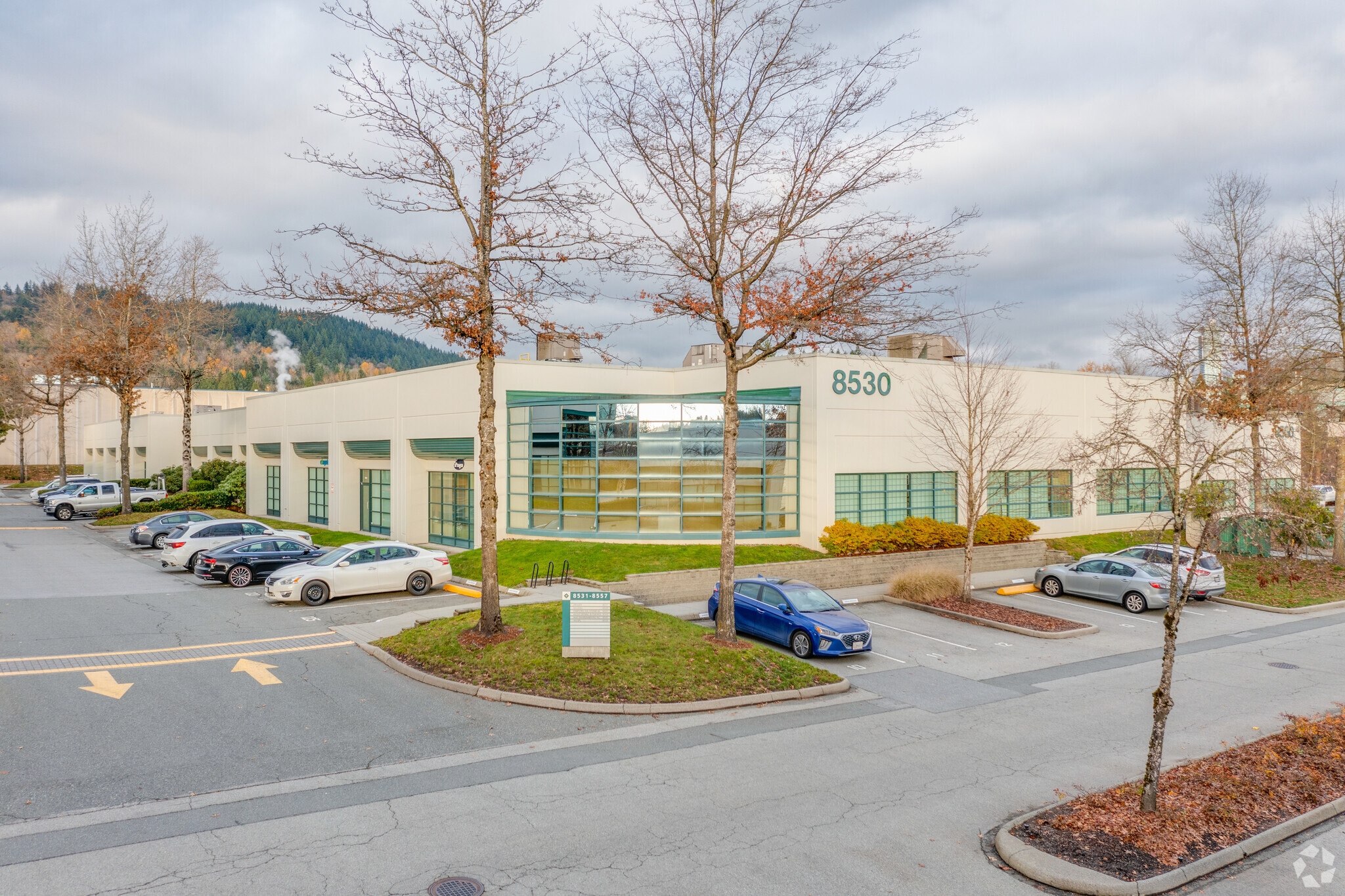 8541 Commerce Crt, Burnaby, BC for lease Primary Photo- Image 1 of 8