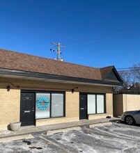 381 N York Rd, Elmhurst, IL for lease Building Photo- Image 2 of 7