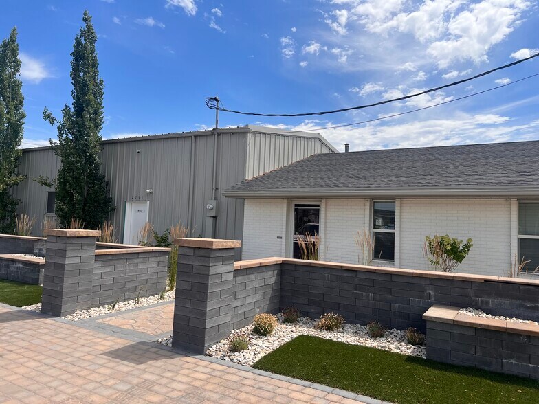 2751 S 1000 W, Syracuse, UT à louer - Photo du bâtiment - Image 3 de 13