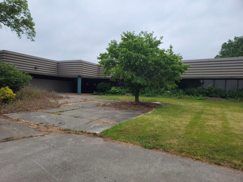 917 Liechty Rd, Berne, IN for lease - Building Photo - Image 1 of 16