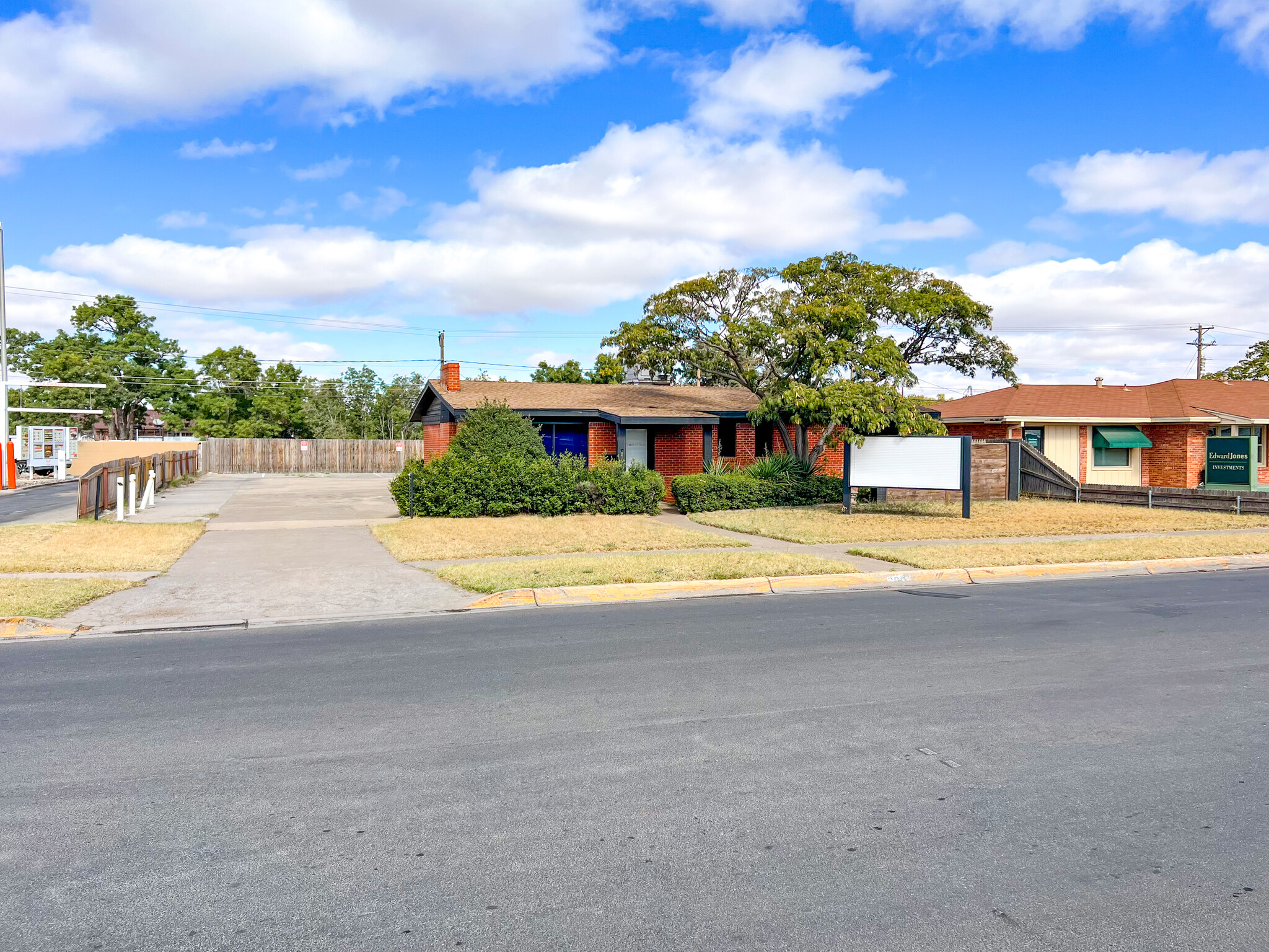 2604 W Kansas Ave, Midland, TX à louer Photo principale- Image 1 de 15