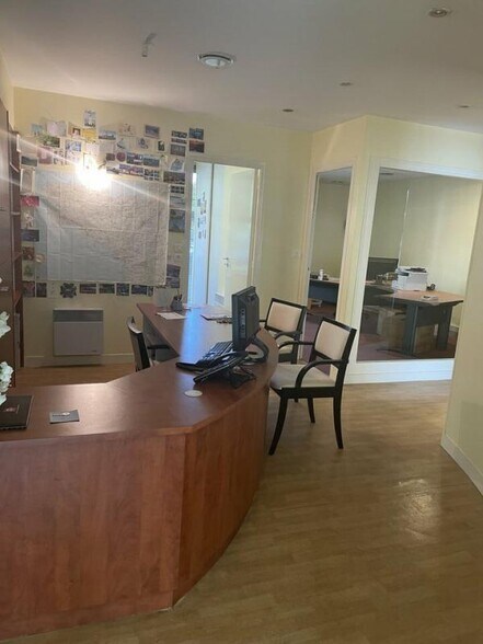 Office in Brest for lease - Interior Photo - Image 1 of 11