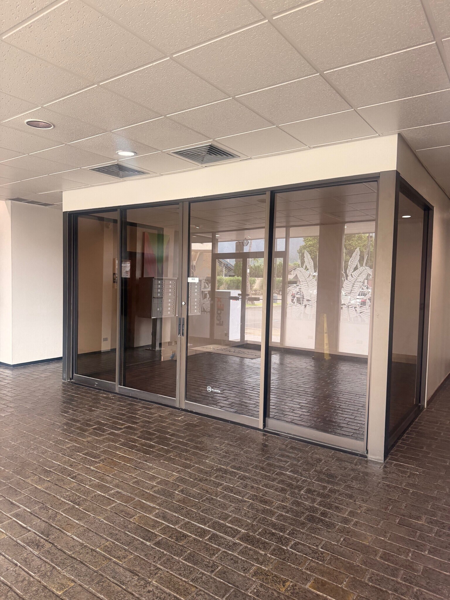 7192 Kalanianaole Hwy, Honolulu, HI for lease Interior Photo- Image 1 of 2
