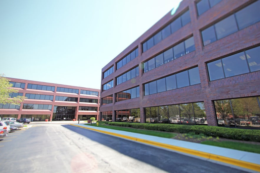 700 E Butterfield Rd, Lombard, IL for lease - Building Photo - Image 2 of 10