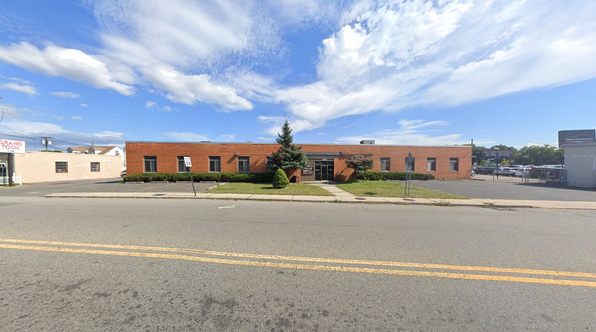 650 Huyler St, South Hackensack, NJ à louer Photo du bâtiment- Image 1 de 3