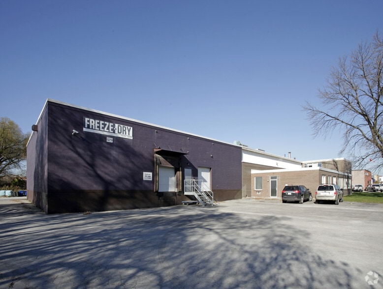 579 Speers Rd, Oakville, ON à vendre - Photo du bâtiment - Image 3 de 3