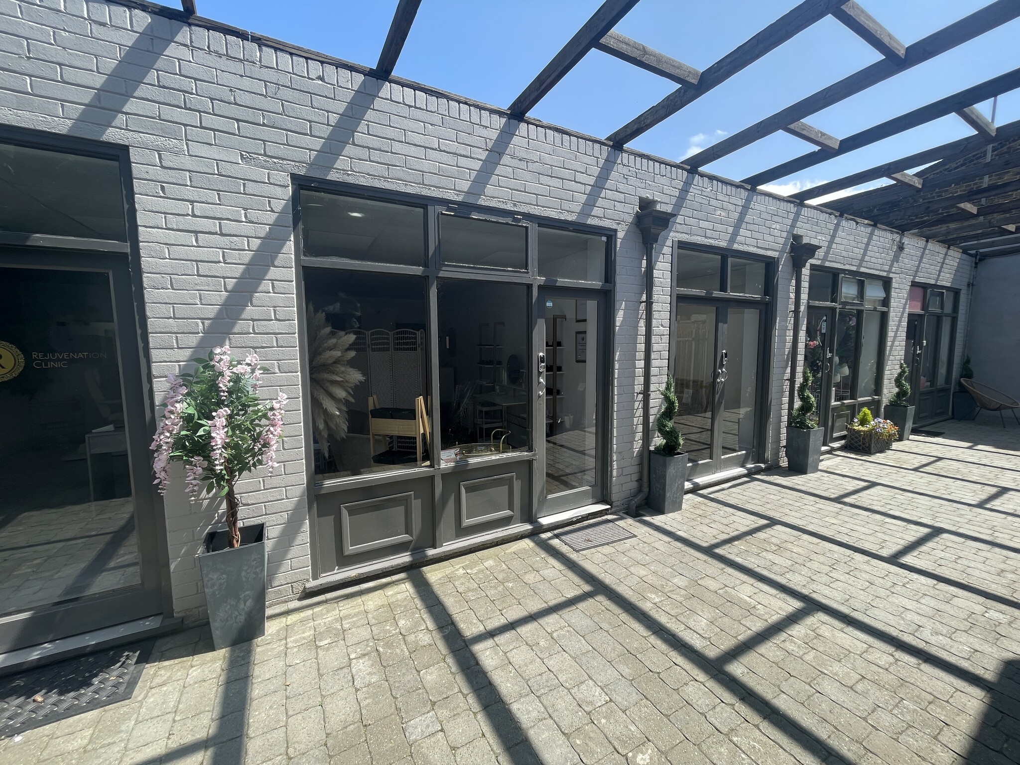 Queen St, Gravesend for lease Primary Photo- Image 1 of 4