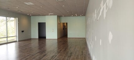 7900 McKnight Rd, Pittsburgh, PA for lease Building Photo- Image 2 of 8