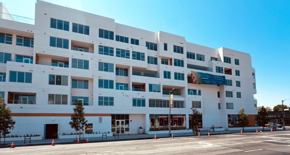 8070 W Beverly Rd, Los Angeles, CA à louer - Photo du bâtiment - Image 3 de 4