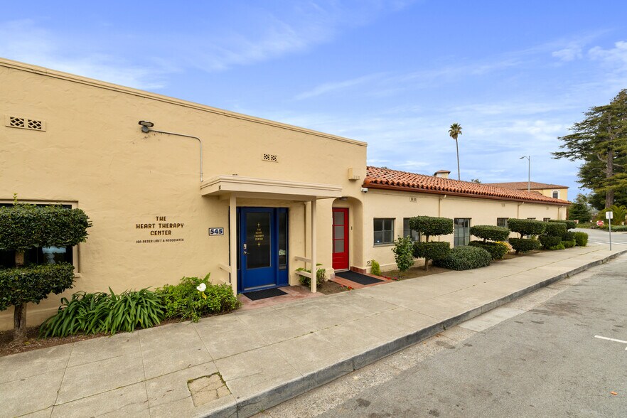 545 Ocean View Ave, Santa Cruz, CA à vendre - Photo principale - Image 1 de 3