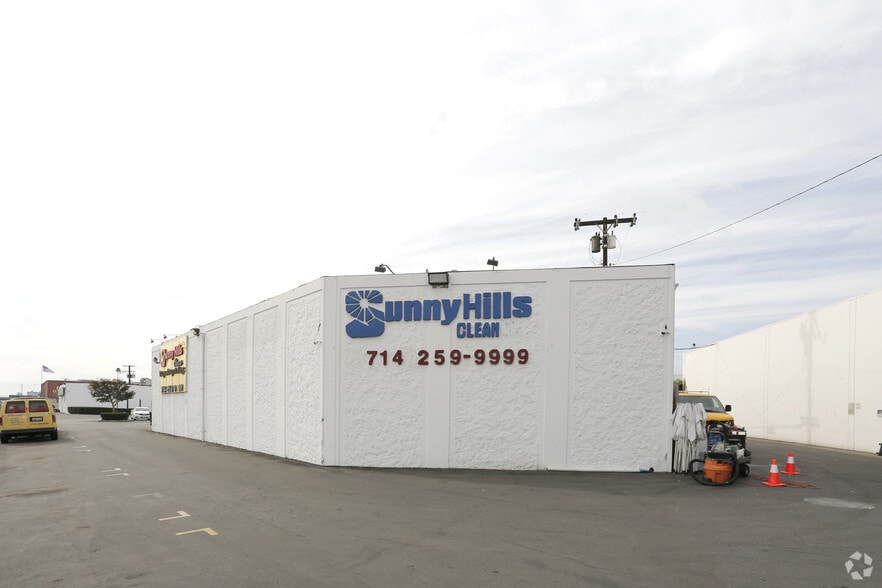 1969-1999 Ritchey St, Santa Ana, CA à louer - Photo du bâtiment - Image 2 de 6