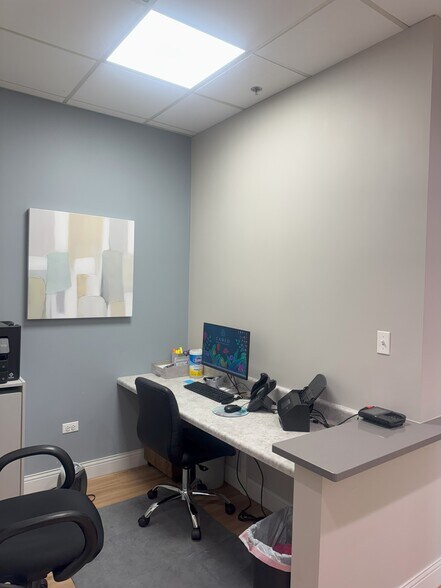 475 W 55th St, Countryside, IL à louer - Photo du bâtiment - Image 3 de 12