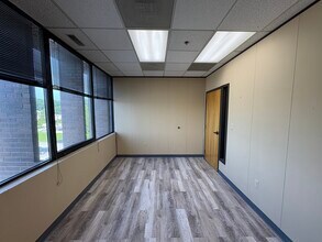 800 Oak Ridge Tpke, Oak Ridge, TN à louer Photo du bâtiment- Image 1 de 8