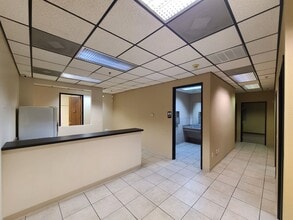 2920 S Jones Blvd, Las Vegas, NV for lease Interior Photo- Image 2 of 5