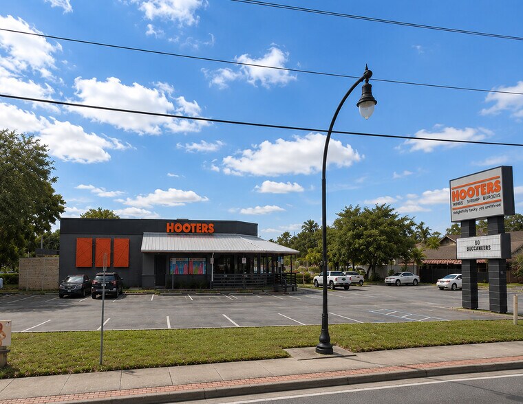 4420 W Gandy Blvd, Tampa, FL à louer - Photo du bâtiment - Image 1 de 3