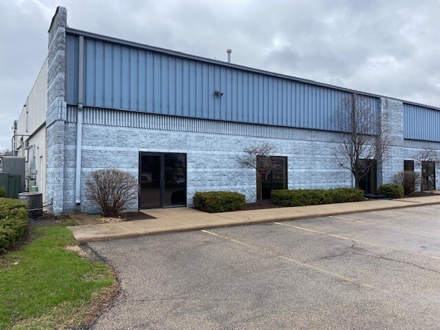 851-859 E Broadway, Monona, WI à louer - Photo du bâtiment - Image 3 de 5