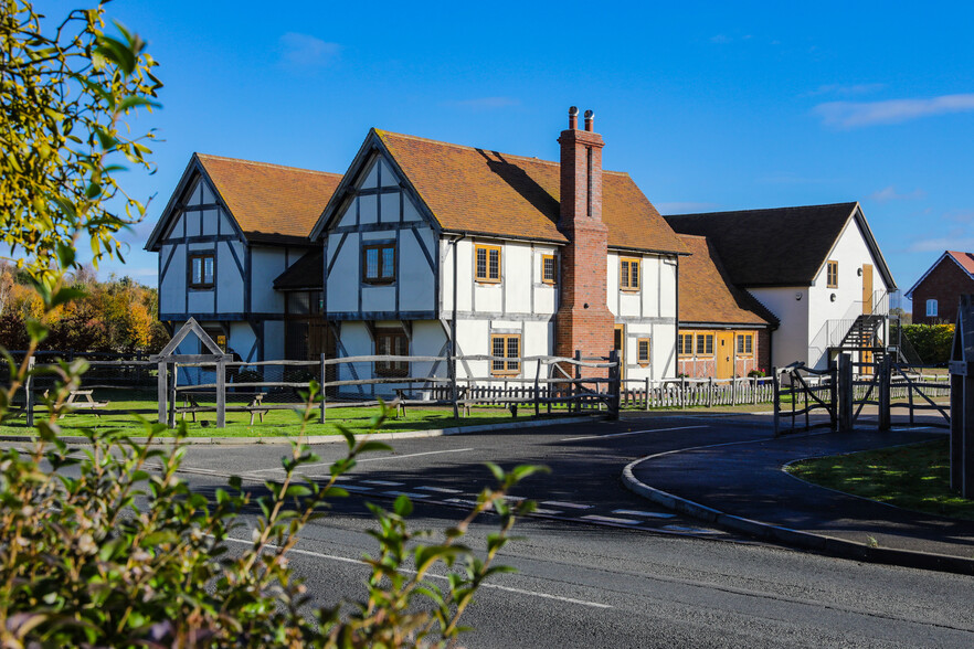 Abingdon Rd, Abingdon à louer - Photo principale - Image 1 de 28