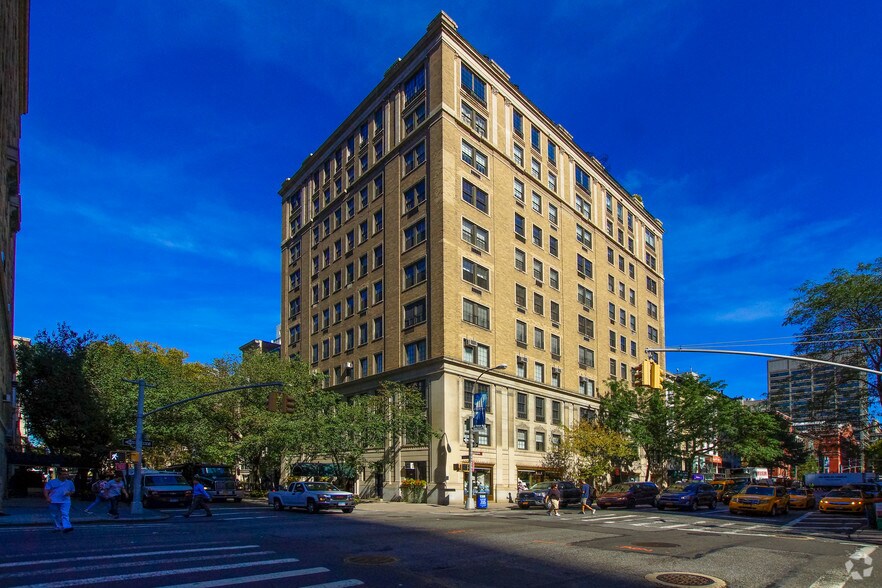 133 E 64th St, New York, NY à vendre - Photo du bâtiment - Image 3 de 3