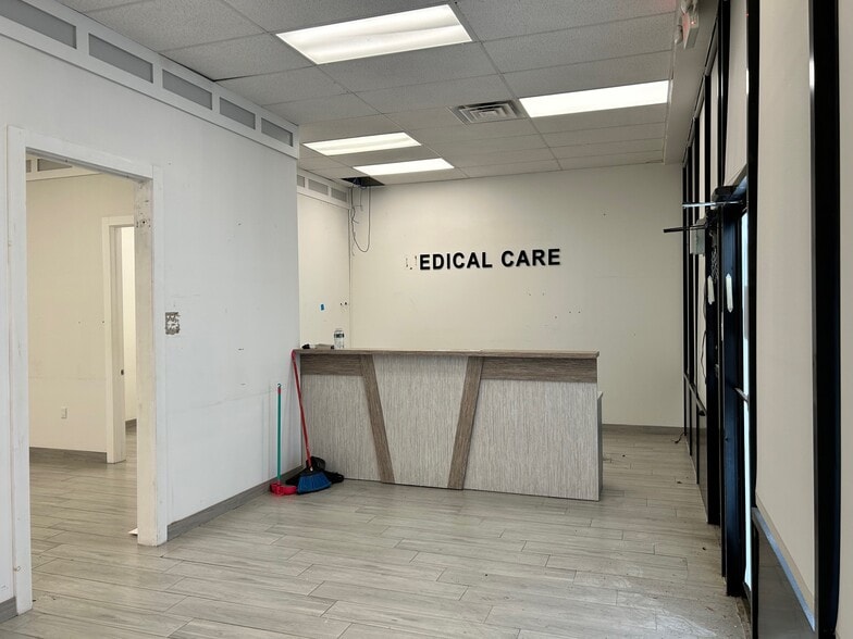 11112-11122 Flatlands Ave, Brooklyn, NY for lease - Building Photo - Image 3 of 7